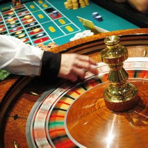 suing casino.